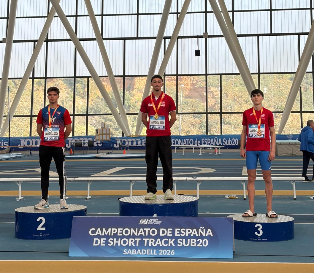 El atleta del CAPET Juan Gabriel Brici, campe&oacute;n de Espa&ntilde;a Sub-20 Short Track
