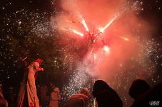 Elda vuelve a celebrar el 9 de Octubre con un espectacular correfoc