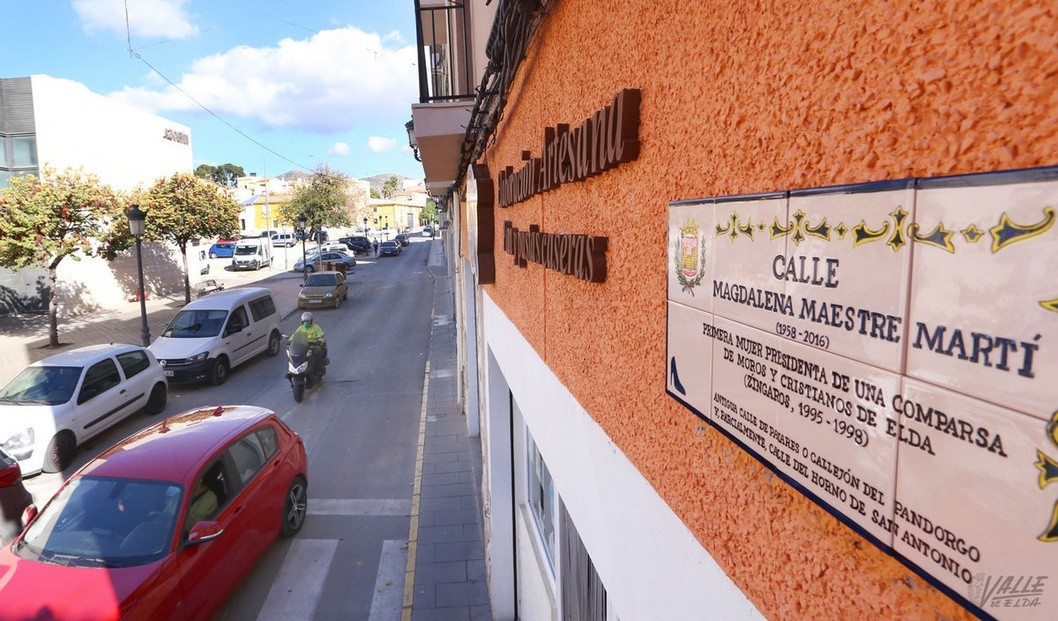 Error en las nuevas placas recién colocadas en las calles de Elda Error en las nuevas placas recién colocadas en las calles de Elda