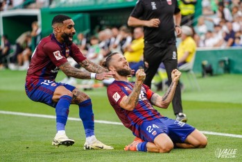 El Deportivo sella la permanencia de forma brillante (1-2)