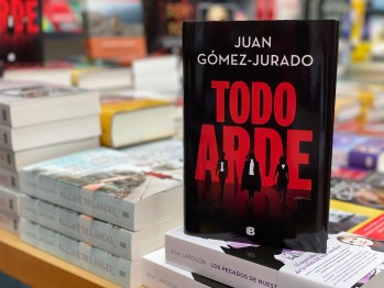 "Todo arde" de Juan G&oacute;mez Jurado