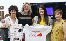 Las camisetas solidarias para el encierro de San Ferm&iacute;n en Elda ya est&aacute;n a la venta