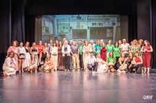 El Teatro Castelar acogi&oacute; ayer la gran fiesta de la educaci&oacute;n p&uacute;blica de Elda