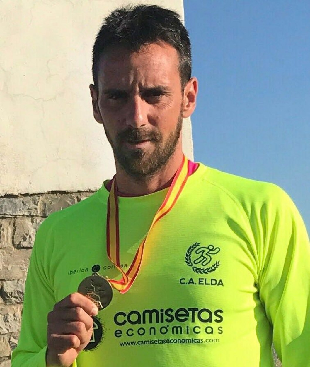 El atleta Jorge Sánchez de Camisetas Económicas Elda, campeón de España de M35 El atleta Jorge Sánchez de Camisetas Económicas Elda, campeón de España de M35