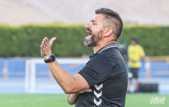 Est&eacute;vez cumple 50 partidos al frente del Eldense