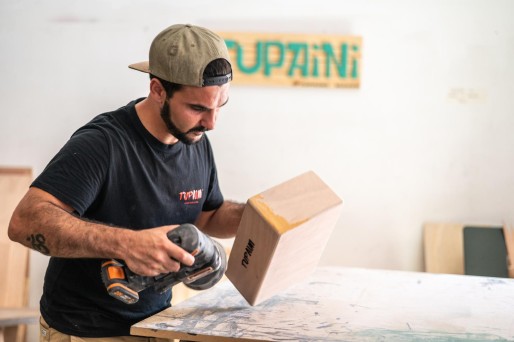 Adri&aacute;n L&oacute;pez, ganador de Petreremprende: "Mi objetivo es crear muebles innovadores"