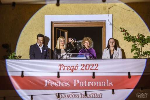 Bego&ntilde;a Ten&eacute;s: "Las fiestas son una cajita de tesoros con nuestras tradiciones m&aacute;s importantes"