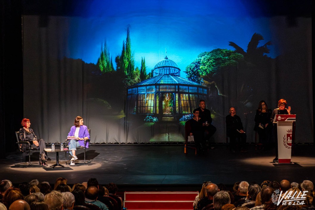 Elia Barceló presentará su nueva novela "Cita con la muerte" en el Teatro Castelar Elia Barceló presentará su nueva novela "Cita con la muerte" en el Teatro Castelar