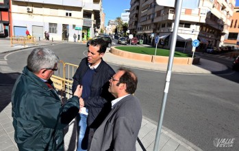El Ayuntamiento mejorar&aacute; la iluminaci&oacute;n de los Jardines del Vinalop&oacute; y de la rotonda de la calle La Cruz