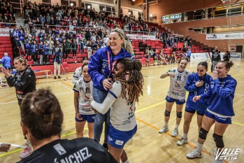 El Elda Prestigio recupera la victoria en la liga Guerreras (35-30)