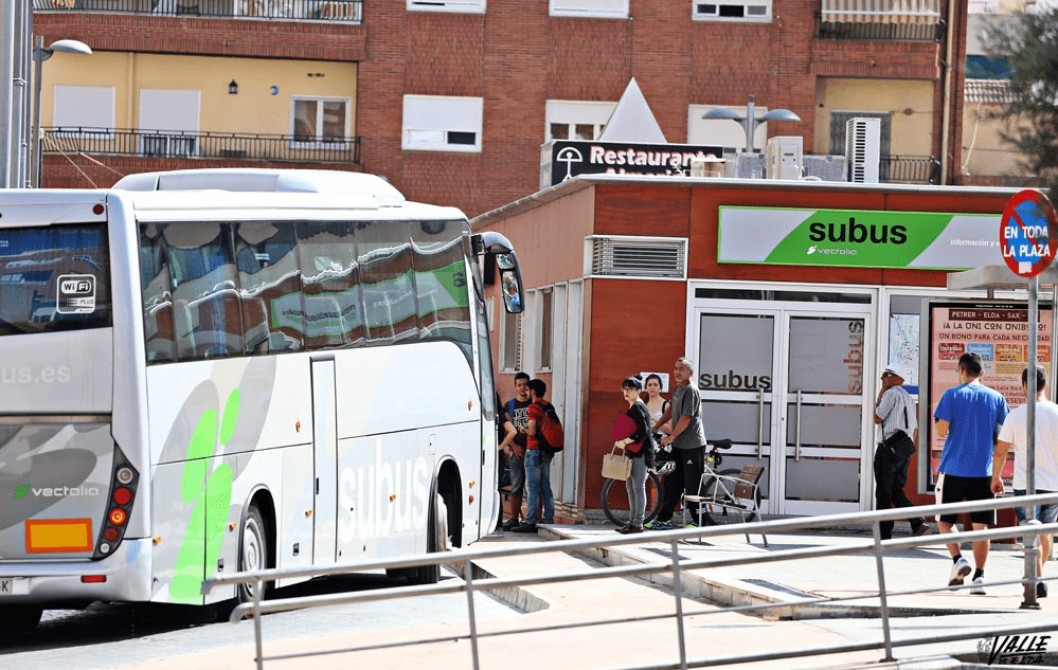 El Ayuntamiento abre la convocatoria para solicitar 100 becas de transporte universitario El Ayuntamiento abre la convocatoria para solicitar 100 becas de transporte universitario