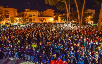 Apote&oacute;sico pasodoble &ldquo;Petrel&rdquo; con miles de festeros en La Explanada