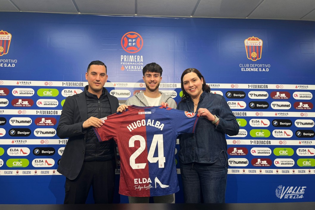 Hugo Alba: "Tengo ganas de vestir la camiseta y ayudar a conseguir el ascenso a Segunda Divisi&oacute;n"