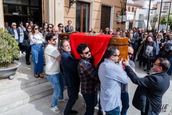 Cientos de personas despiden a Camilo Valor