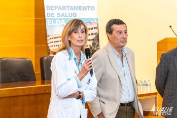 El conseller Marciano G&oacute;mez presenta a Beatriz Massa como nueva gerente del Departamento de Salud de Elda