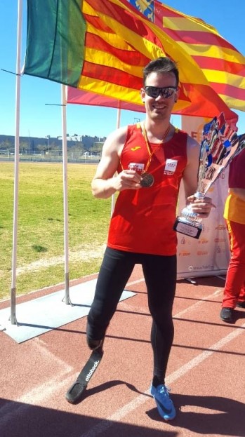 El paratleta Alejandro Mar&iacute;n revalida el t&iacute;tulo de campe&oacute;n y subcampe&oacute;n de Espa&ntilde;a de salto de longitud