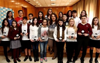 Elda otorga el Premio Extraordinario de Primaria a 23 alumnos con los mejores expedientes acad&eacute;micos 