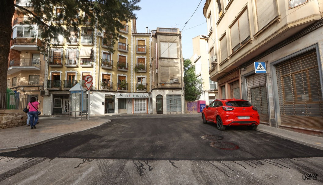 El Ayuntamiento elimina los baches del diversas calles del centro de la ciudad El Ayuntamiento elimina los baches del diversas calles del centro de la ciudad