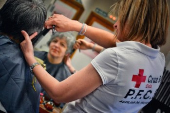 Comienzan los cursos de Cruz Roja de Elda de celador y peluquer&iacute;a