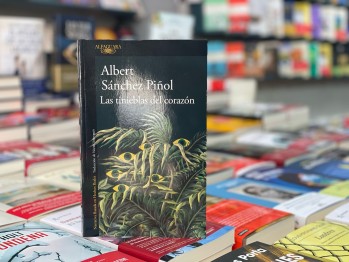 "Las tinieblas del coraz&oacute;n" de Albert S&aacute;nchez Pi&ntilde;ol