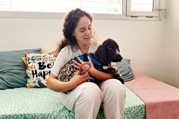 Sesiones de caninoterapia para los pacientes de Salud Mental del Hospital General de Elda