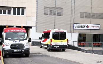 Una mujer da a luz en su coche mientras acud&iacute;a al Hospital