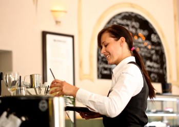 La mujer en la hosteler&iacute;a