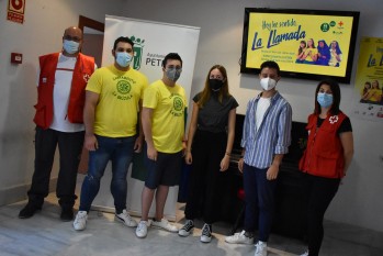 J&oacute;venes actores de Petrer presentan "La llamada" en el Teatro Cervantes