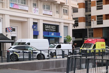 Fallece una persona al caer al vac&iacute;o en la Plaza del Zapatero