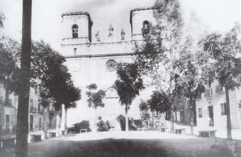 La Pla&ccedil;a de Baix