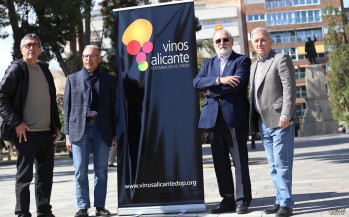La cata de vinos "Winecanting" vuelve a Elda
