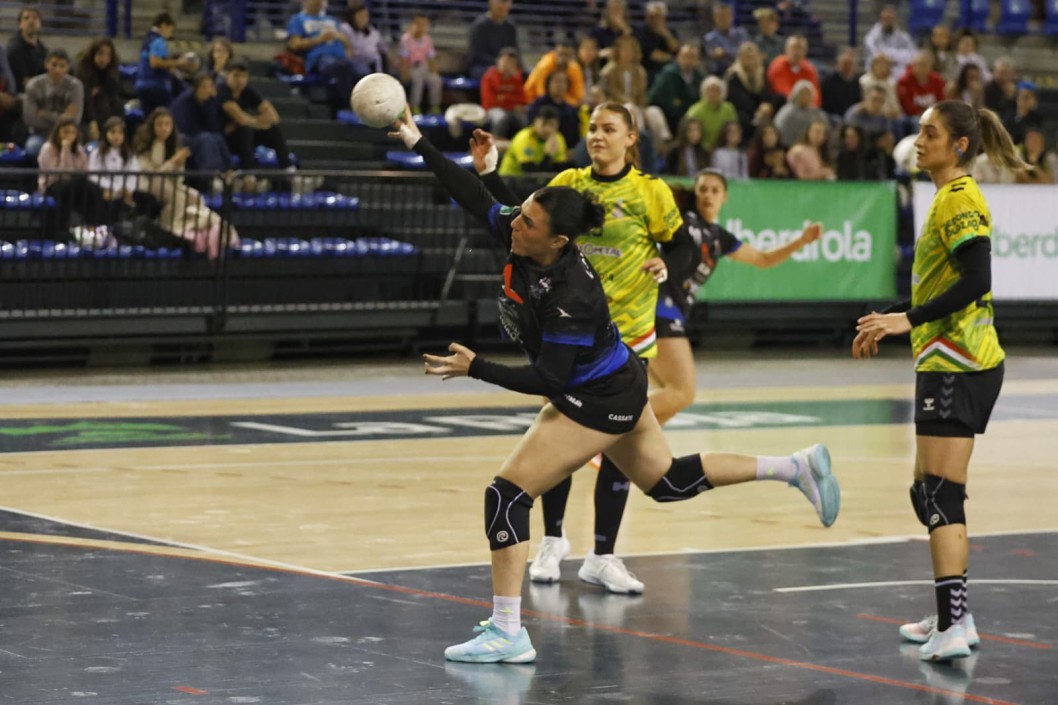 El Elda Prestigio no puede con el Sporting La Rioja (21-16)