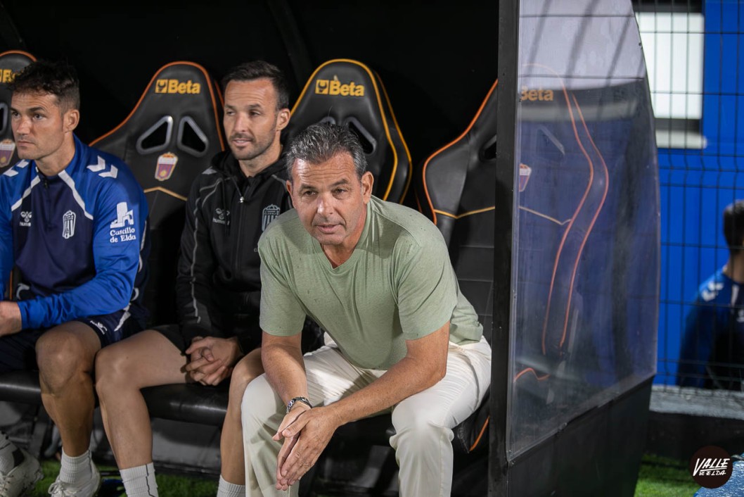 Javi Calleja: "Messi est&aacute; muy pendiente del Eldense"