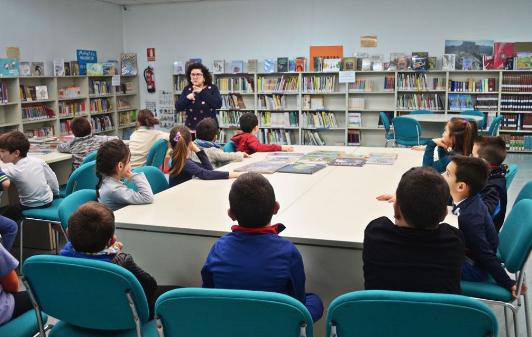Los pequeños llenan las bibliotecas de Petrer Los pequeños llenan las bibliotecas de Petrer