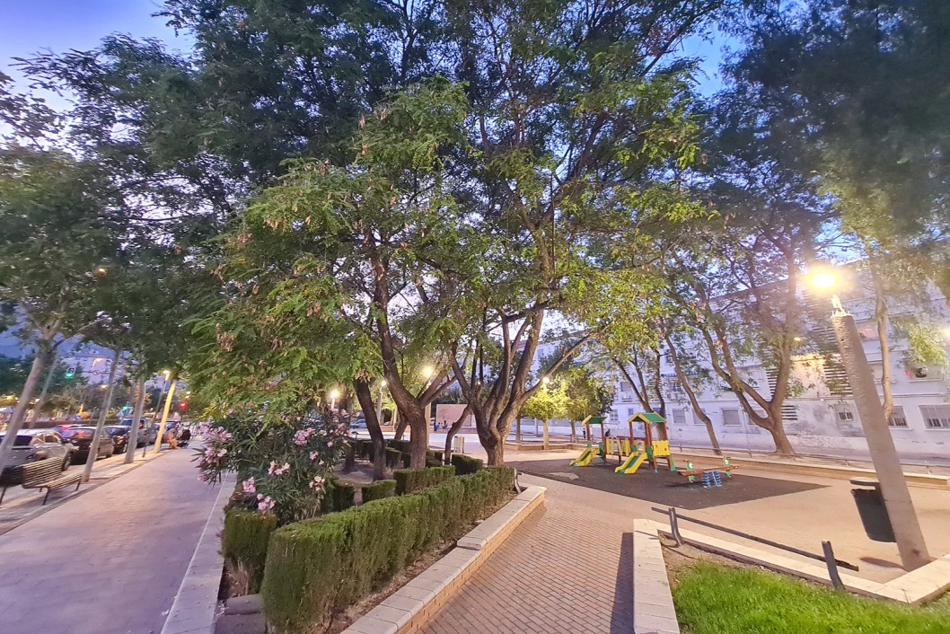 Renuevan el alumbrado del parque del Centro Social Severo Ochoa con luces LED Renuevan el alumbrado del parque del Centro Social Severo Ochoa con luces LED