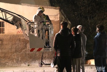 Sube al tejado de la iglesia de San Jos&eacute; y tiene que ser rescatado por los Bomberos