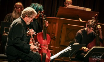 Jordi Savall y su m&uacute;sica consiguen un lleno completo en el Teatro Castelar