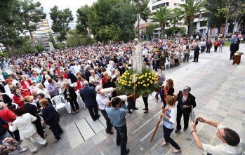 Multitudinaria eucarist&iacute;a por la Virgen de F&aacute;tima en la Plaza Castelar