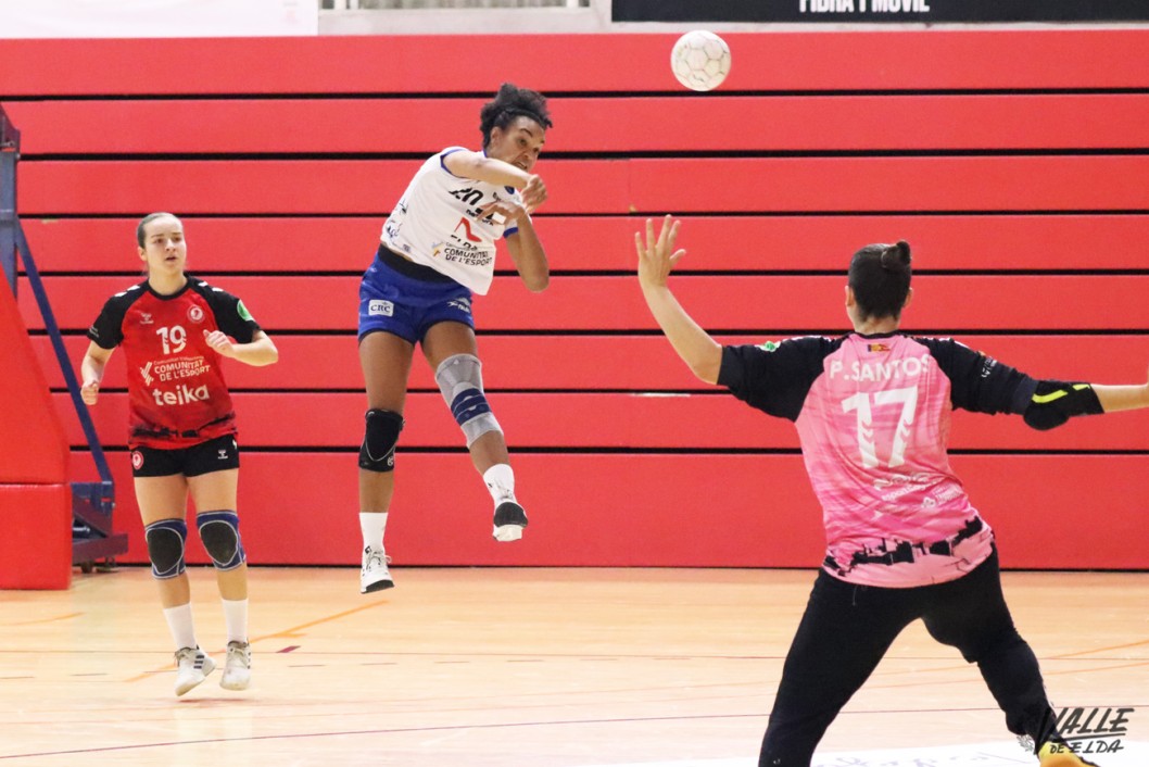 Empate del Elda Prestigio que sabe a poco (27-27) Empate del Elda Prestigio que sabe a poco (27-27)