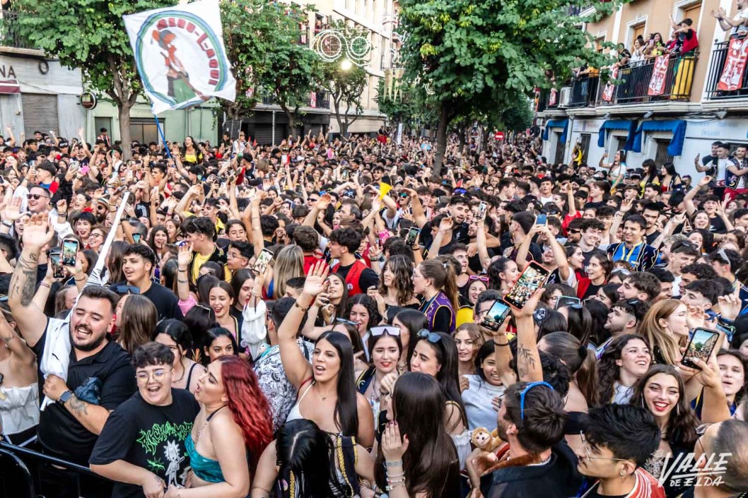 Guía "no oficial" de Moros y Cristianos 2025 Guía "no oficial" de Moros y Cristianos 2025