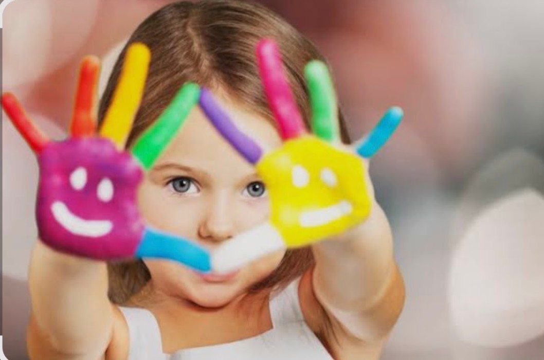 Pequeñas mentes, grandes corazones: inteligencia emocional Pequeñas mentes, grandes corazones: inteligencia emocional