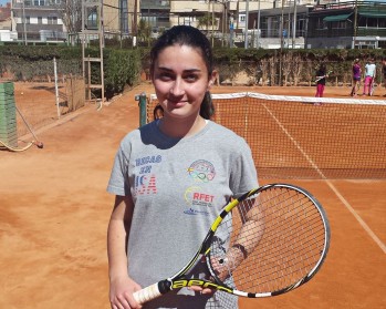 La eldense Ana Jover llega a cuartos de final en el Torneo Nacional "Club Tenis Elche"