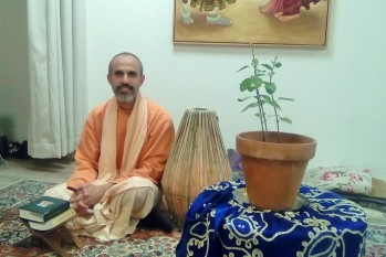 Fernando Neira, monje eldense Hare Krisna: "En el mundo se est&aacute;n perdiendo los valores espirituales y humanos"