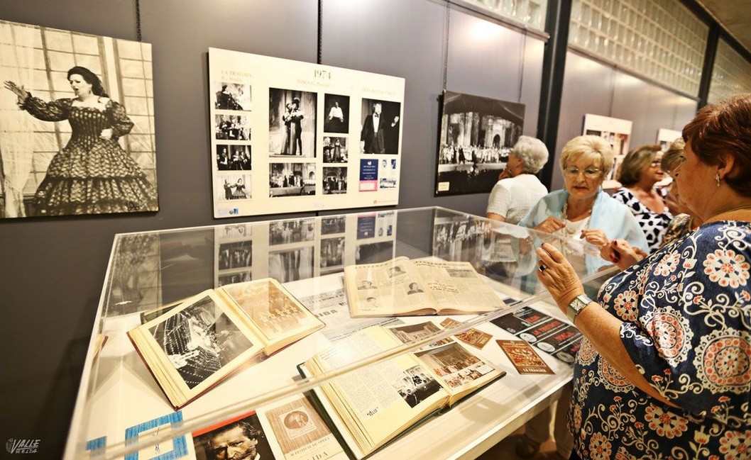 Francis Valero realizará visitas guiadas a la exposición “40 años de música. Historia de los festivales de ópera de Elda” Francis Valero realizará visitas guiadas a la exposición “40 años de música. Historia de los festivales de ópera de Elda”