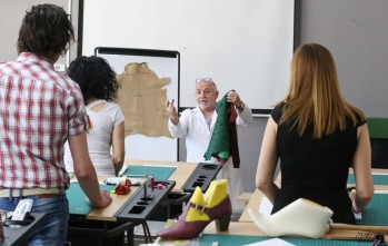 Sara Formaci&oacute;n, la academia para aprender calzado, marroquiner&iacute;a y confecci&oacute;n
