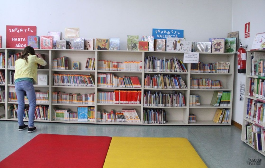 Las bibliotecas de Petrer contarán por primera vez con un reglamento municipal Las bibliotecas de Petrer contarán por primera vez con un reglamento municipal