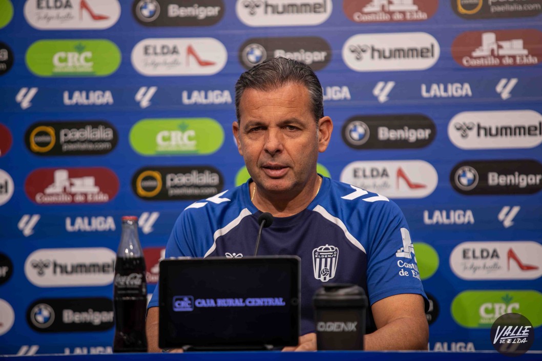 Javi Calleja: "Queremos aumentar las victorias consecutivas del CD Eldense en Valladolid"