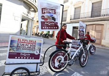 Dos bicicletas de reciclado de aparatos electr&oacute;nicos invitan a la ciudadan&iacute;a a colaborar