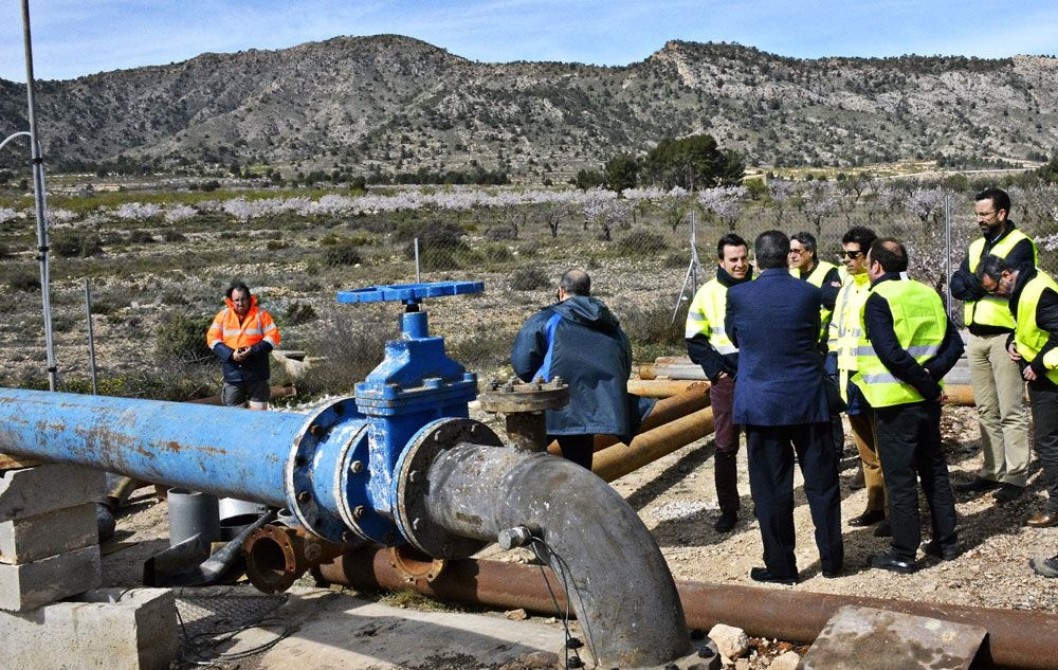 El diputado del Cíclo Hídrico afirma que el agua potable de Elda está garantizada con la nueva prospección del pozo de Salinas El diputado del Cíclo Hídrico afirma que el agua potable de Elda está garantizada con la nueva prospección del pozo de Salinas