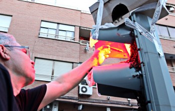 Las abejas movilizan a la Polic&iacute;a Local y a los Bomberos de Elda